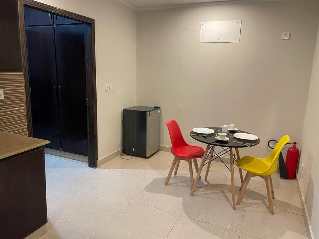 Apartmán Marine Tower Rávalpindí Exteriér fotografie